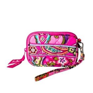 VERA BRADLEY Tech Wristlet in Pink Swirls